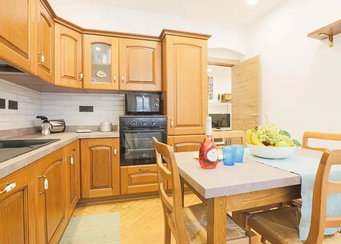 Gaslini 80sqm 5' Walk To The Sea Генуя