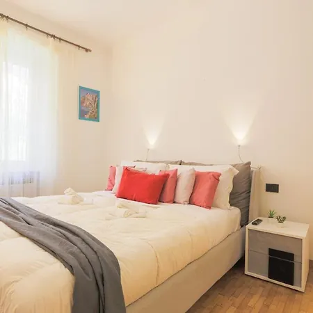 Gaslini 80sqm 5' Walk To The Sea Genoa